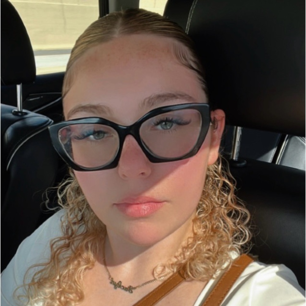 Meet your Posher, Jaclyn